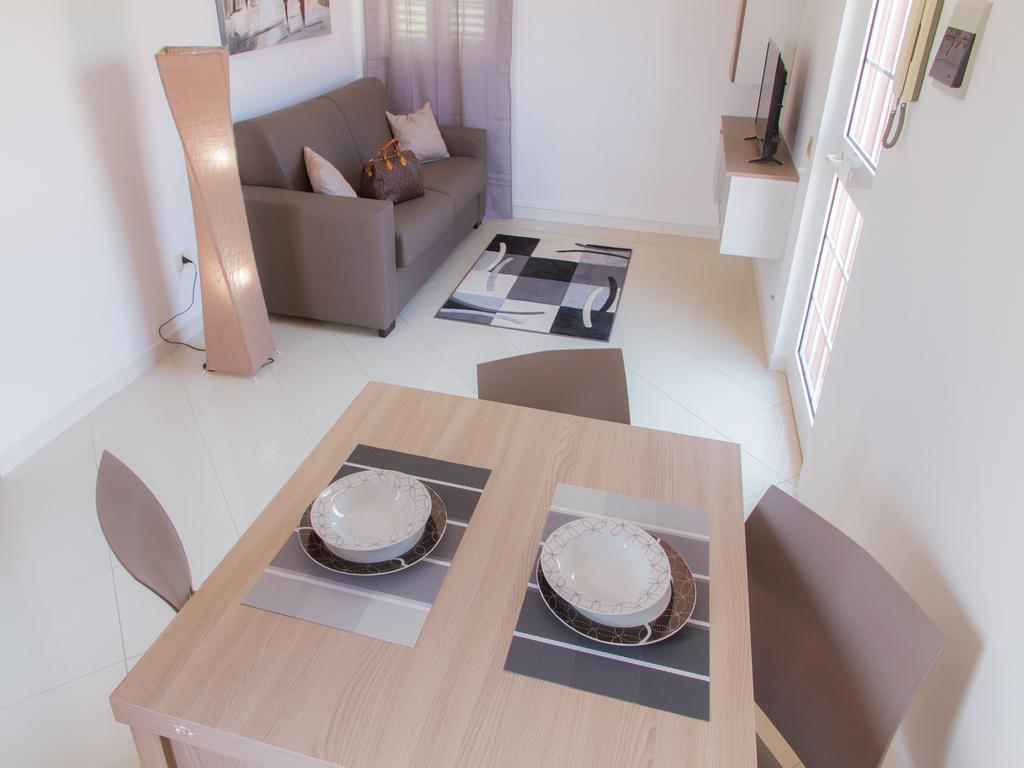 Gelso Bianco Apartments Campofelice Di Roccella Εξωτερικό φωτογραφία